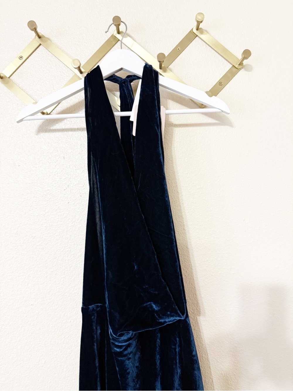 Sau Lee Pearl Cowl Scarf Open Back Strappy Velvet Gown in Midnight Blue Size 12 - Picture 12 of 12